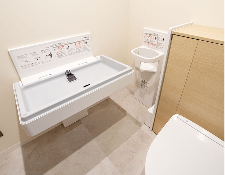 おむつ交換台付きお手洗い